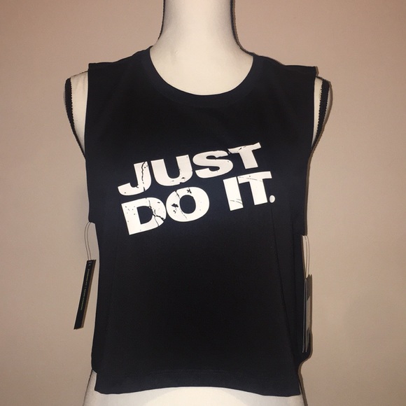 Nike Tops - NIKE black and white crop top